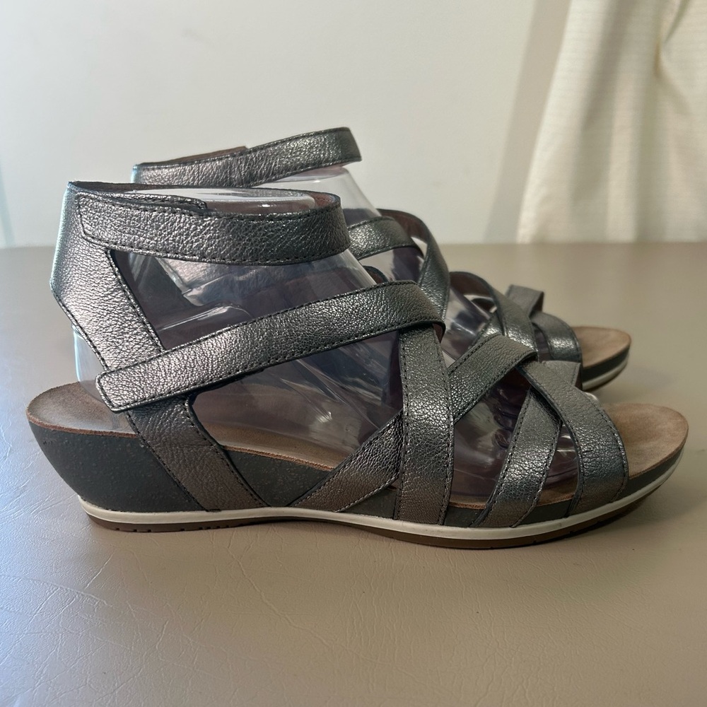 Dansko Veruca Graphite Nappa Sandal Metallic Leather Strappy Wedge SZ41 10.5/11 - Picture 6 of 13